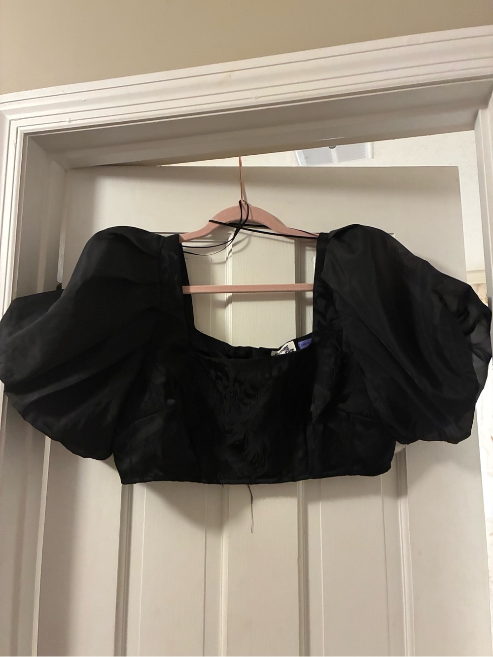 Black Puff-Sleeve Crop Top - Women's Fashion